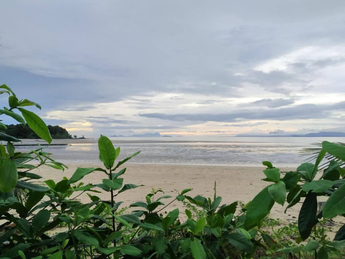 Rafflesia Resort Lundu Buitenkant foto
